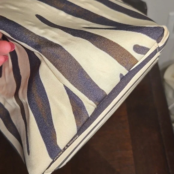 Dooney & Bourke Vtg Zebra Print Drawstring Bag - Picture 3 of 11